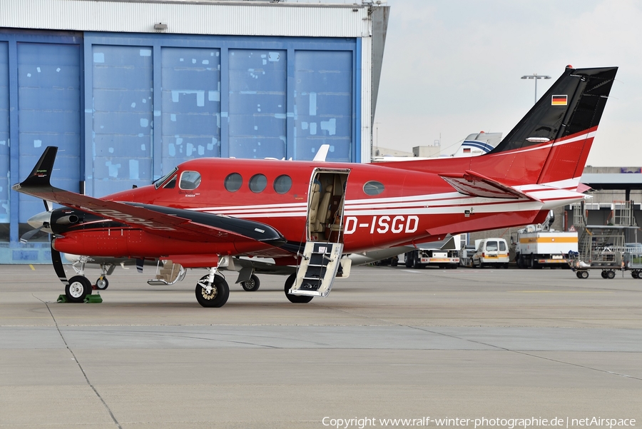 (Private) Beech C90GTi King Air (D-ISGD) | Photo 415067