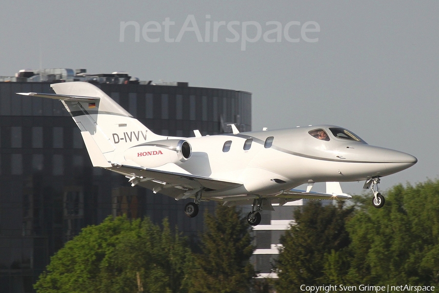 (Private) Honda HA-420 HondaJet (D-IVVV) | Photo 242652