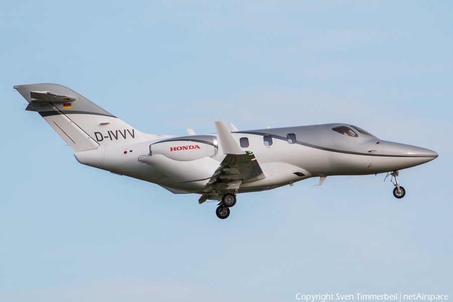 (Private) Honda HA-420 HondaJet (D-IVVV) | Photo 336692