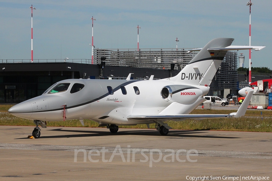 (Private) Honda HA-420 HondaJet (D-IVVV) | Photo 387650