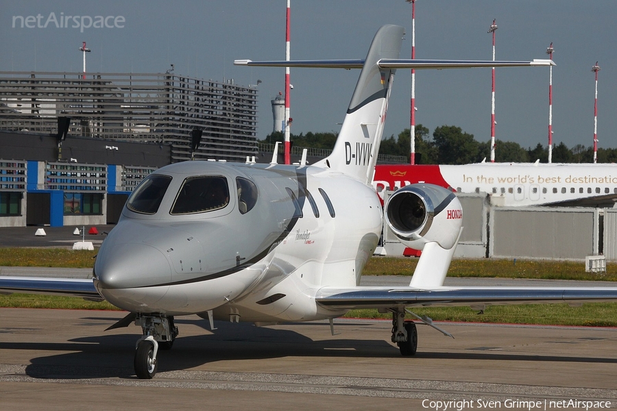 (Private) Honda HA-420 HondaJet (D-IVVV) | Photo 390023