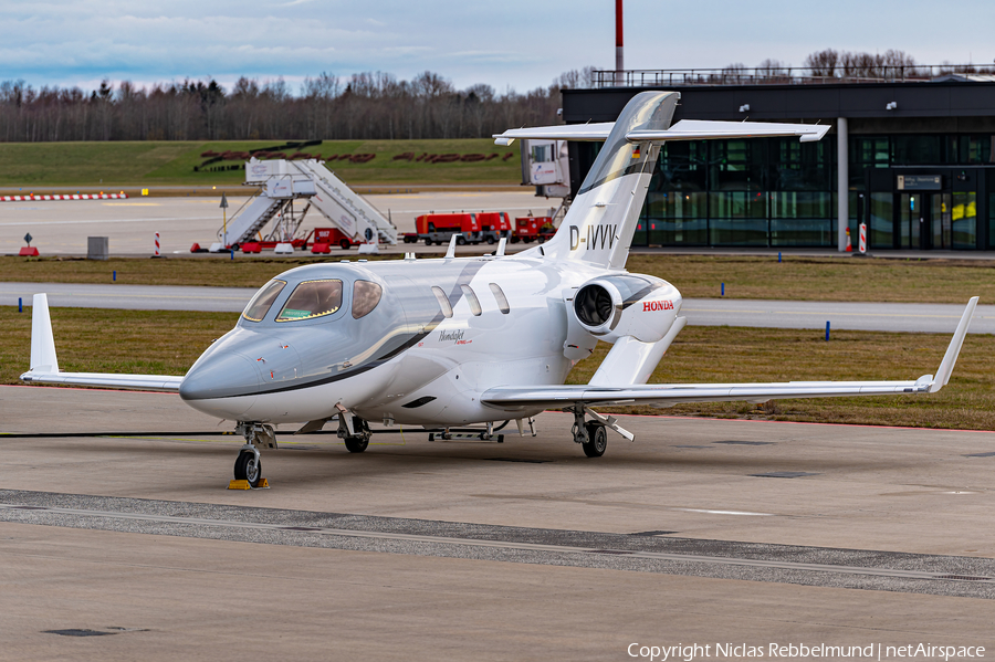 (Private) Honda HA-420 HondaJet (D-IVVV) | Photo 437070