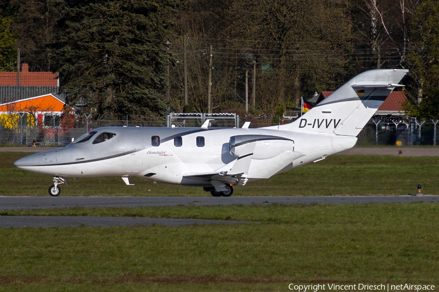 (Private) Honda HA-420 HondaJet (D-IVVV) | Photo 565140