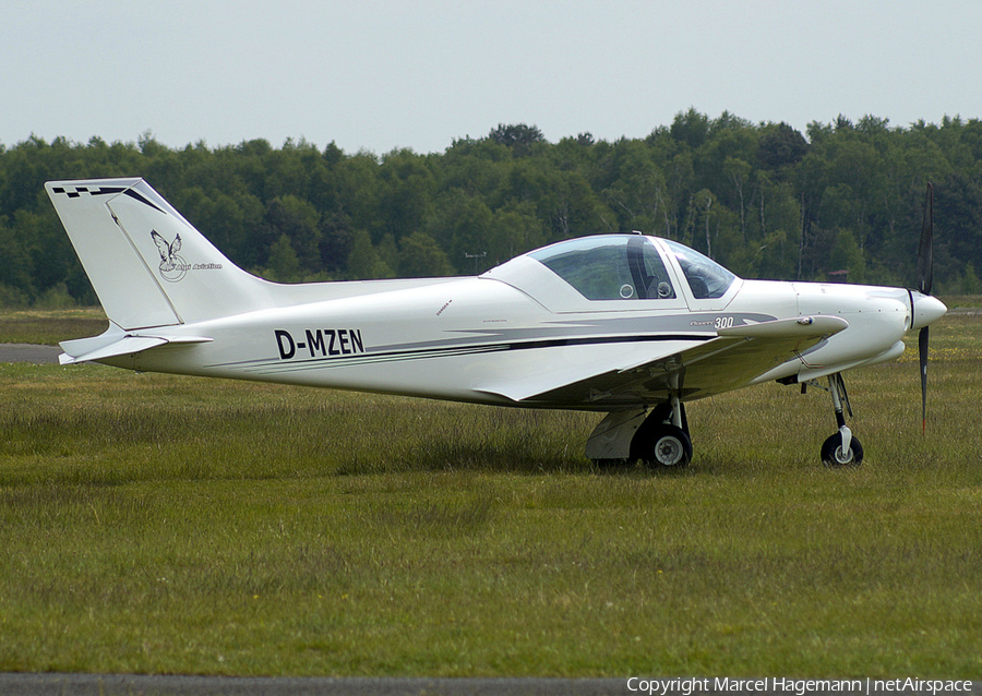 (Private) Alpi Pioneer 300 (D-MZEN) | Photo 125097