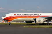 TAAG Angola Airlines Boeing 777-2M2(ER) (D2-TEE) at  Johannesburg - O.R.Tambo International, South Africa