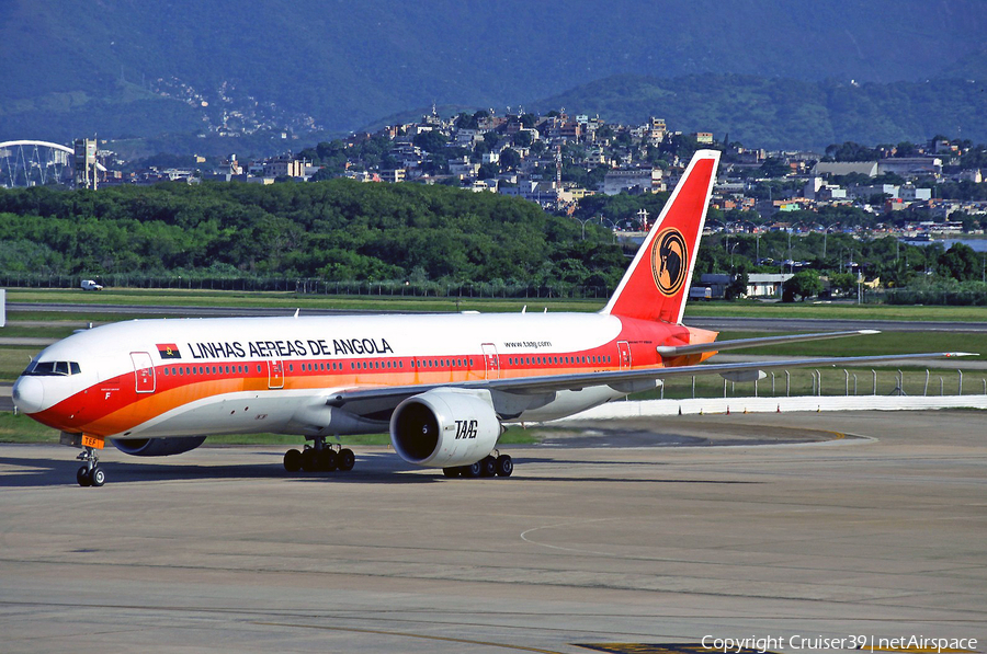 TAAG Angola Airlines Boeing 777-2M2(ER) (D2-TEF) | Photo 147794