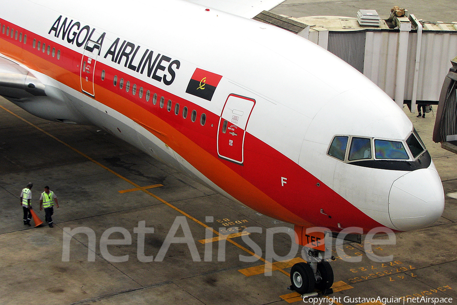 TAAG Angola Airlines Boeing 777-2M2(ER) (D2-TEF) | Photo 336004