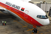TAAG Angola Airlines Boeing 777-2M2(ER) (D2-TEF) at  Rio De Janeiro - Galeao - Antonio Carlos Jobim International, Brazil
