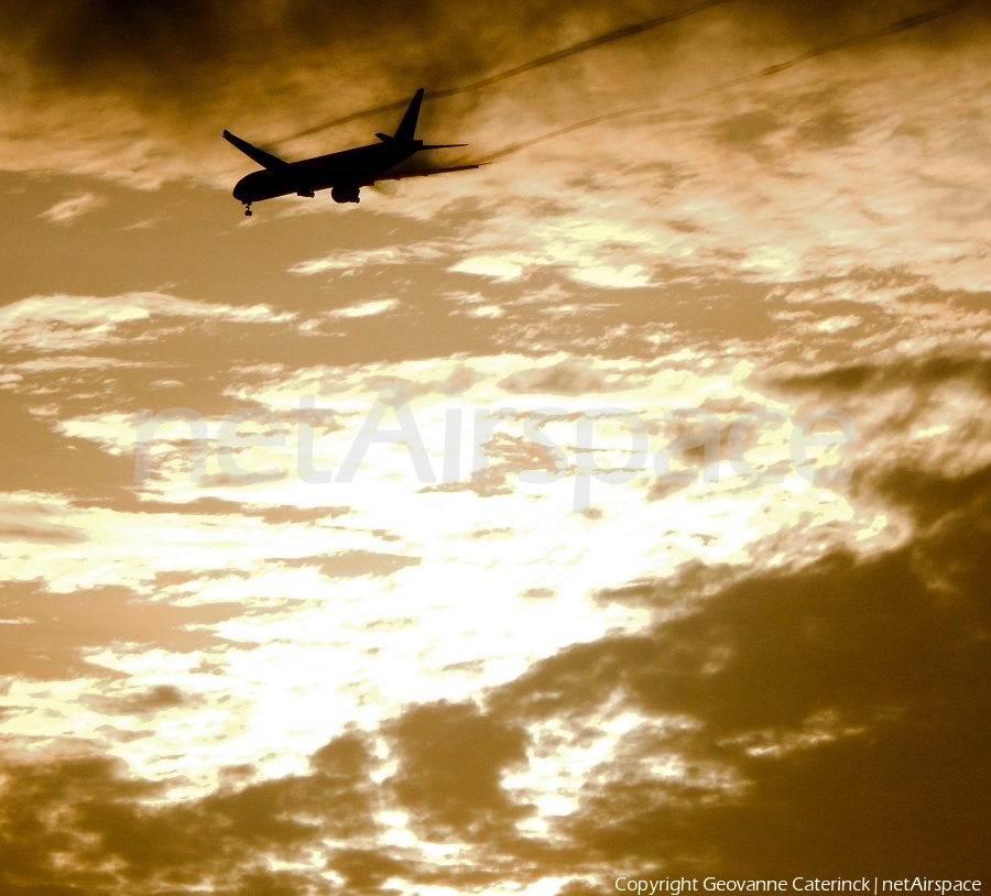 TAAG Angola Airlines Boeing 777-3M2(ER) (D2-TEG) | Photo 331585