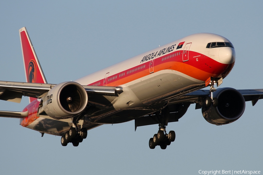 TAAG Angola Airlines Boeing 777-3M2(ER) (D2-TEG) | Photo 80040