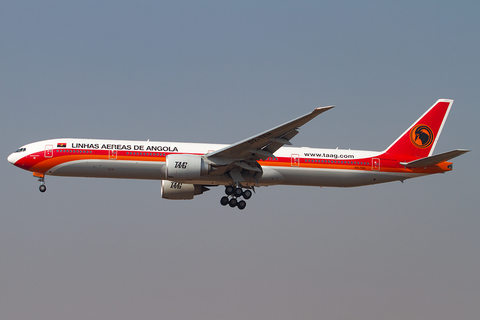 TAAG Angola Airlines Boeing 777-3M2(ER) (D2-TEH) at  Johannesburg - O.R.Tambo International, South Africa