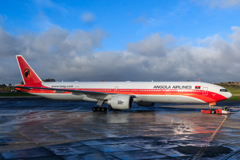 TAAG Angola Airlines Boeing 777-3M2(ER) (D2-TEK) at  Lisbon - Portela, Portugal