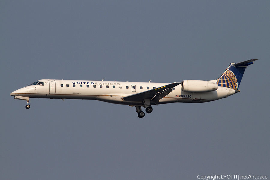 United Express (ExpressJet Airlines) Embraer ERJ-145LR (N13550) | Photo 385671