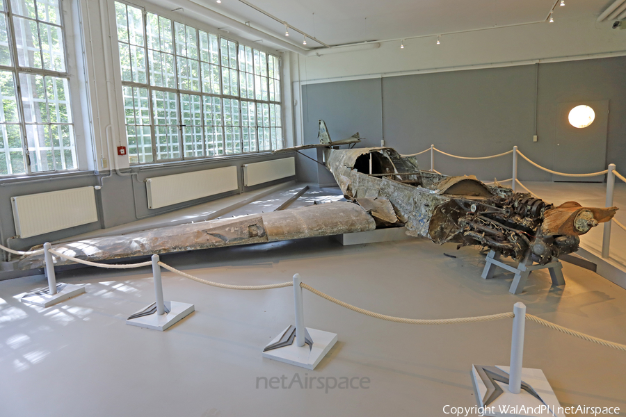 Luftwaffe Messerschmitt Bf 108B-1 Taifun (DH-DE) | Photo 466254