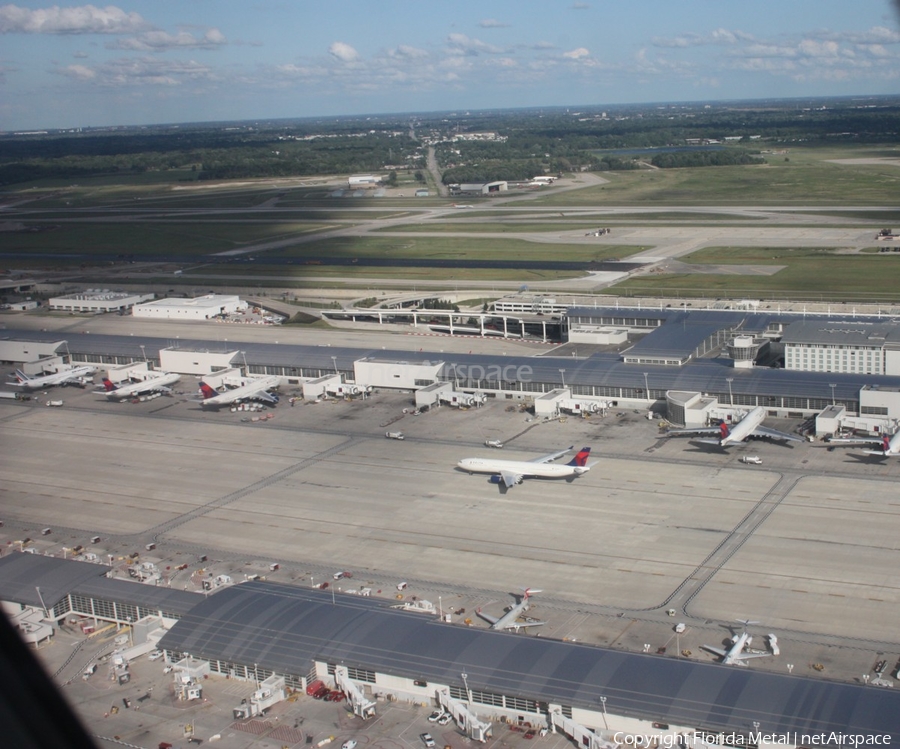 Aviation photo 305478
