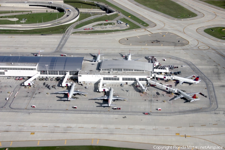 Aviation photo 305479
