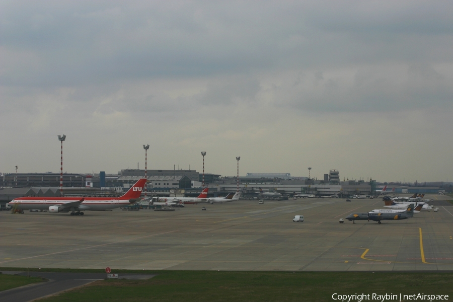 Aviation photo 556682