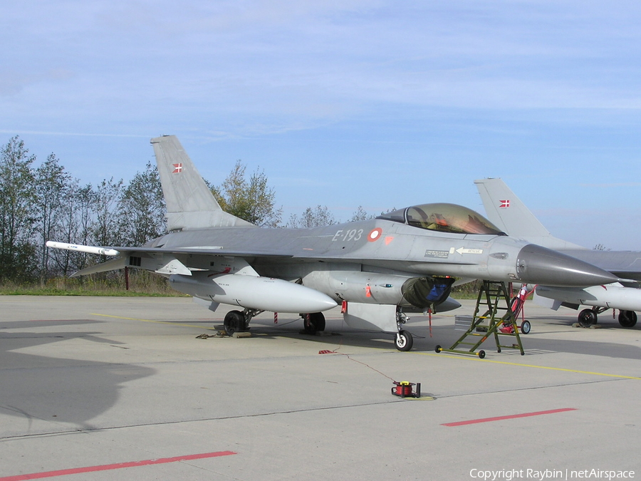 Royal Danish Air Force (Flyvevåbnet) General Dynamics F-16AM Fighting Falcon (E-193) | Photo 546009