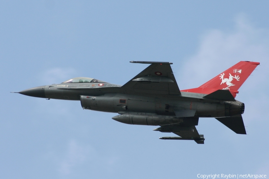 Royal Danish Air Force (Flyvevåbnet) General Dynamics F-16AM Fighting Falcon (E-195) | Photo 553059