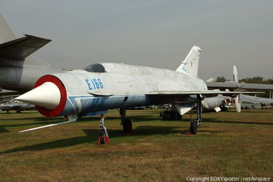 Soviet Union Air Force Mikoyan-Gurevich E-152/1 (E166 BLUE) | Photo 345717
