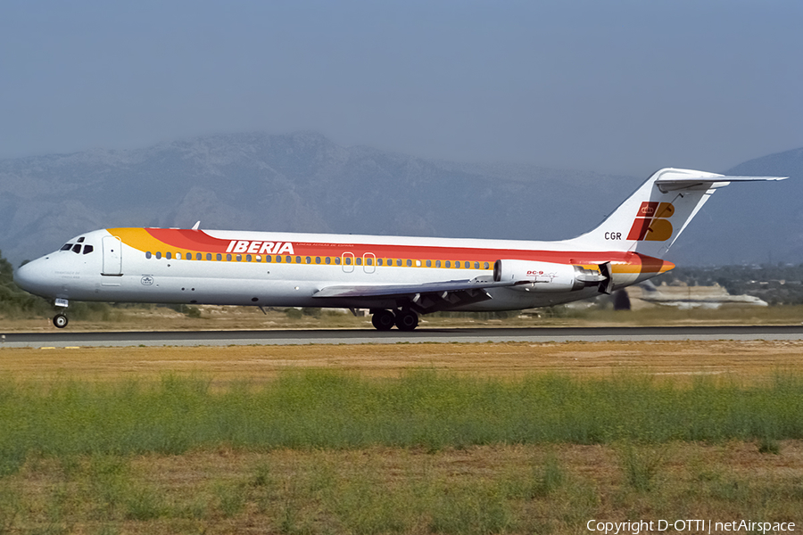 Iberia McDonnell Douglas DC-9-32 (EC-CGR) | Photo 428048