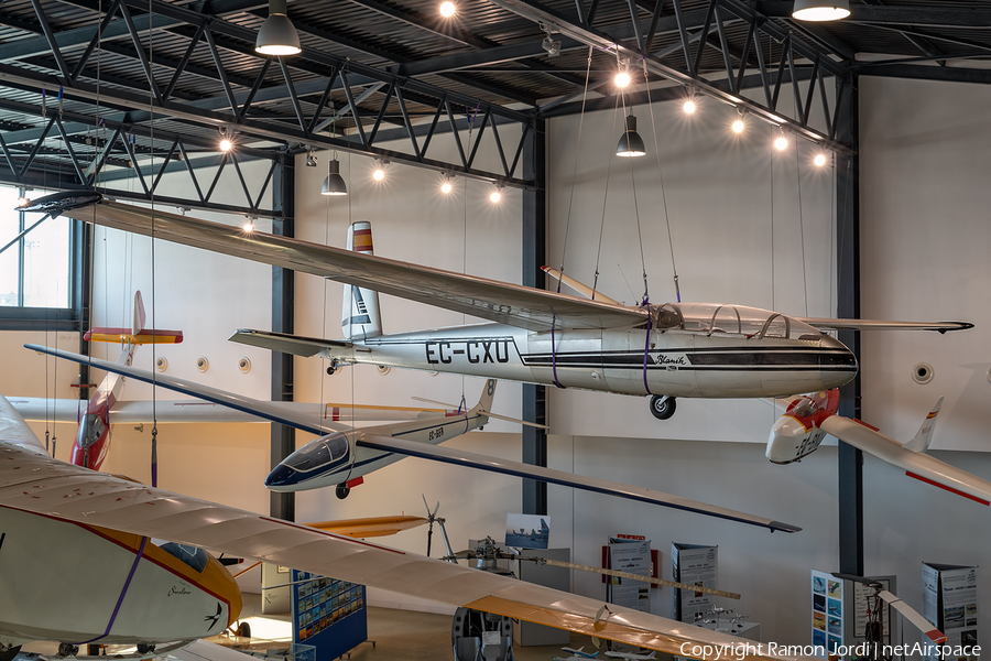 Fundacio Parc Aeronautic de Catalunya Let L-13 Blanik (EC-CXU) | Photo 304901