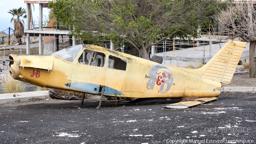 (Private) Piper PA-28-140 Cherokee F (EC-DBJ) | Photo 387750