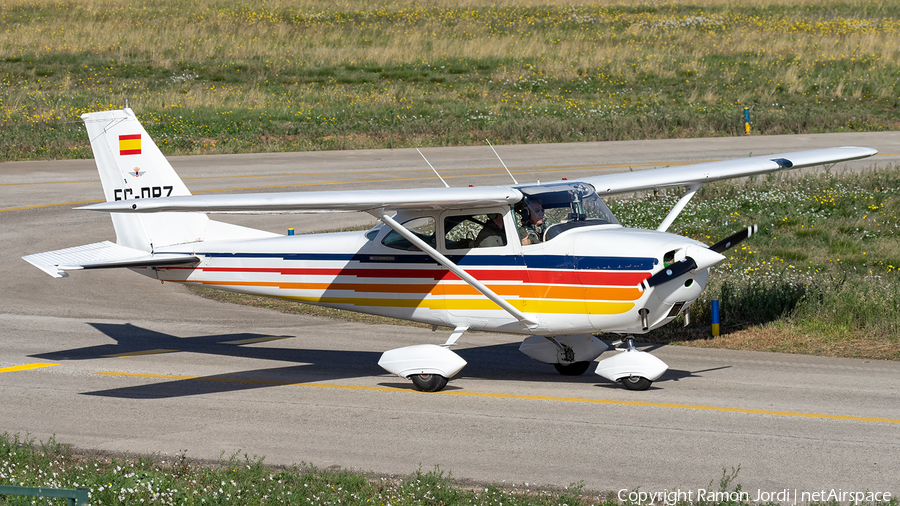 (Private) Cessna F172H Skyhawk (EC-DRZ) | Photo 361585