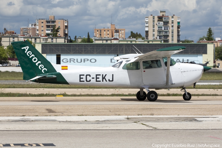 Aerotec Cessna 172N Skyhawk II (EC-EKJ) | Photo 445222