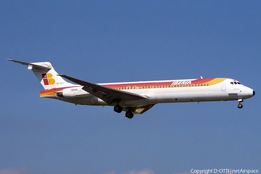 Iberia McDonnell Douglas MD-87 (EC-EYY) | Photo 181014