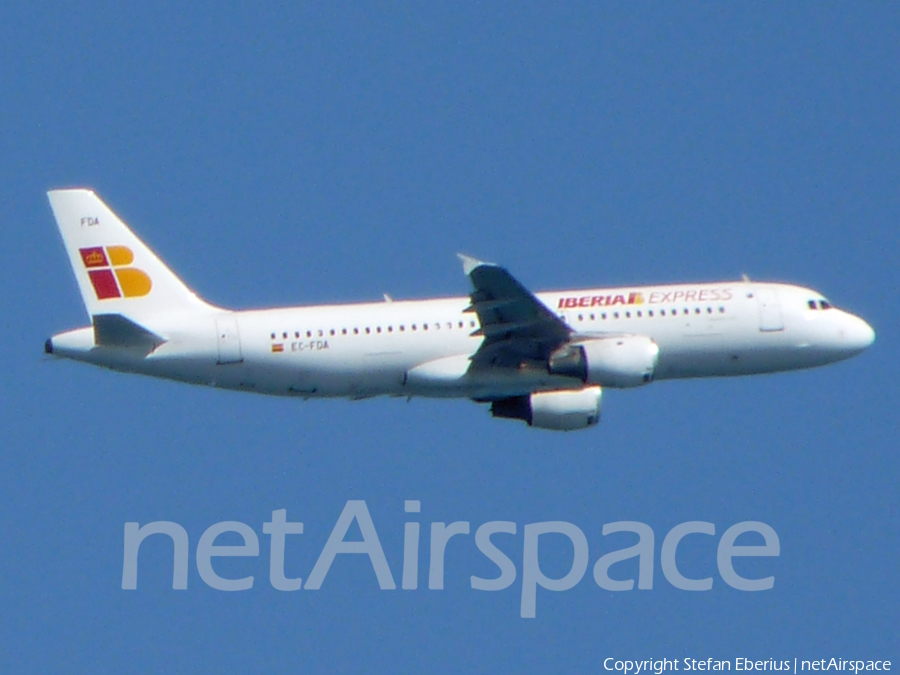 Iberia Express Airbus A320-211 (EC-FDA) | Photo 662335
