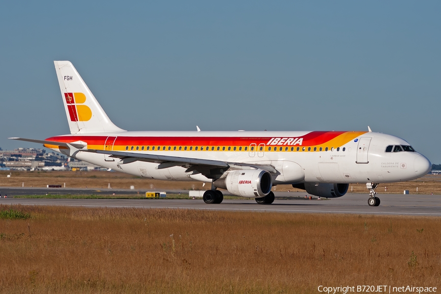 Iberia Airbus A320-211 (EC-FGH) | Photo 652069