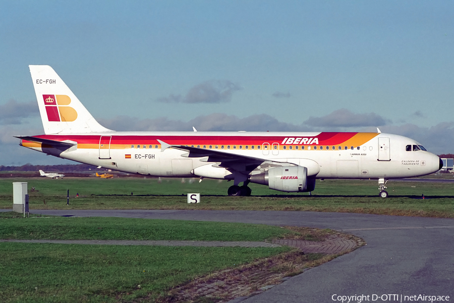 Iberia Airbus A320-211 (EC-FGH) | Photo 144842