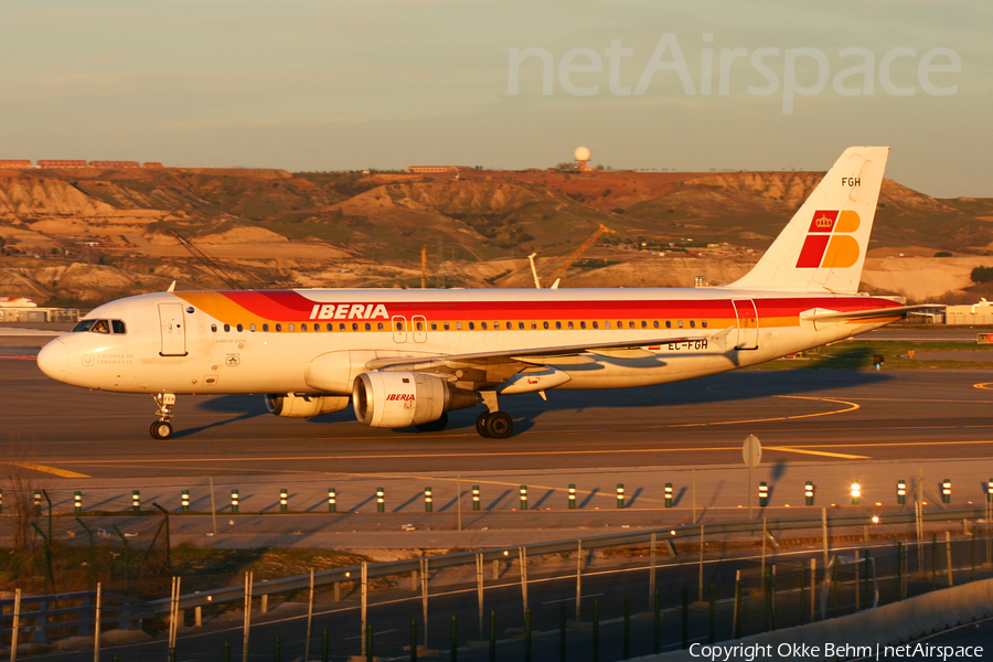 Iberia Airbus A320-211 (EC-FGH) | Photo 71003