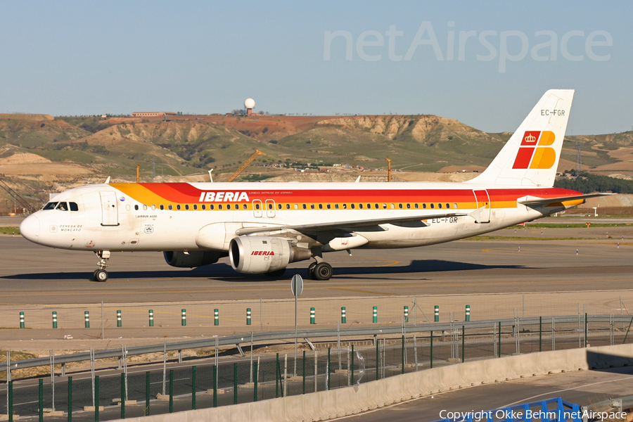 Iberia Airbus A320-211 (EC-FGR) | Photo 71060