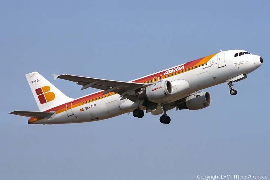 Iberia Airbus A320-211 (EC-FGR) | Photo 150766