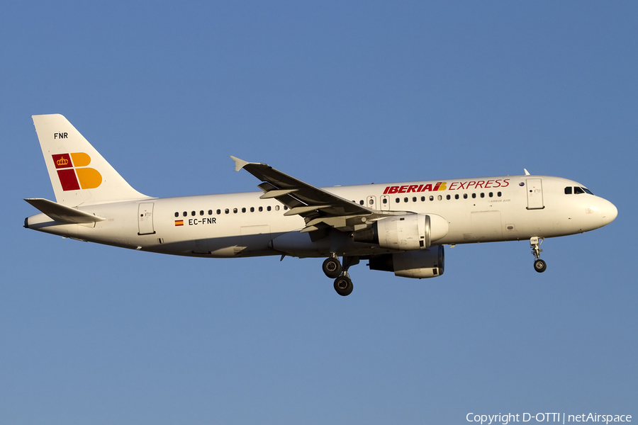 Iberia Express Airbus A320-211 (EC-FNR) | Photo 414682