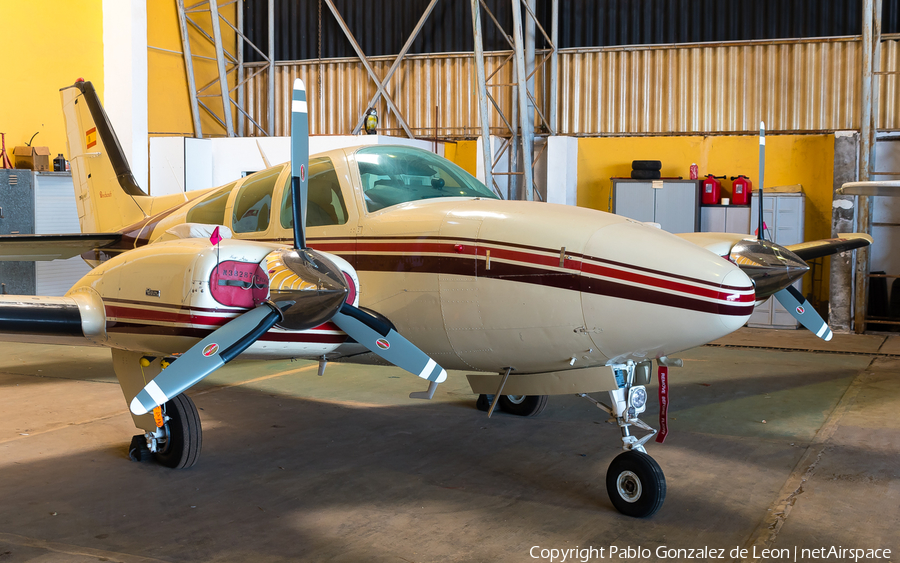 (Private) Beech Baron 95-E55 (EC-GPH) | Photo 340182