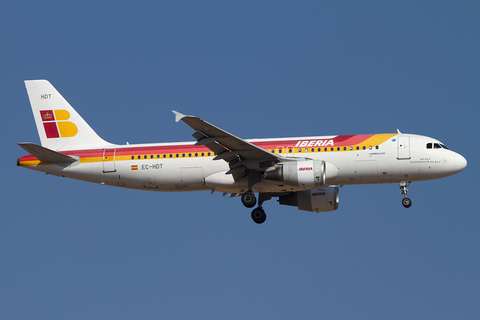 Iberia Airbus A320-214 (EC-HDT) at  Madrid - Barajas, Spain