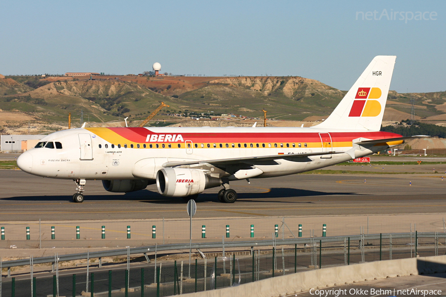 Iberia Airbus A319-112 (EC-HGR) | Photo 44708