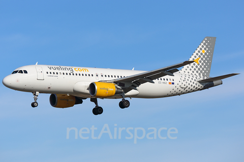 Vueling Airbus A320-214 (EC-HGZ) at  Barcelona - El Prat, Spain