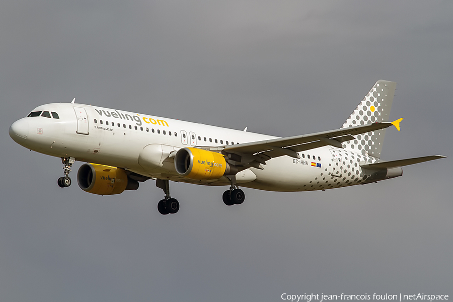 Vueling Airbus A320-214 (EC-HHA) | Photo 150435