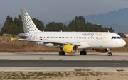 Vueling Airbus A320-214 (EC-HHA) at  Barcelona - El Prat, Spain