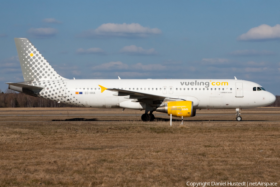 Vueling Airbus A320-214 (EC-HHA) | Photo 644608