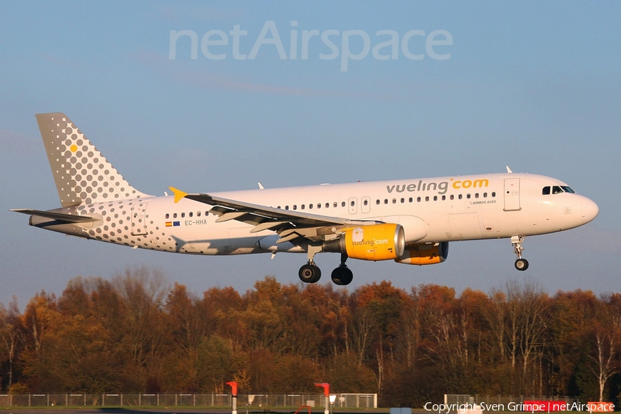 Vueling Airbus A320-214 (EC-HHA) | Photo 61216