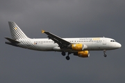 Vueling Airbus A320-214 (EC-HHA) at  Hamburg - Fuhlsbuettel (Helmut Schmidt), Germany