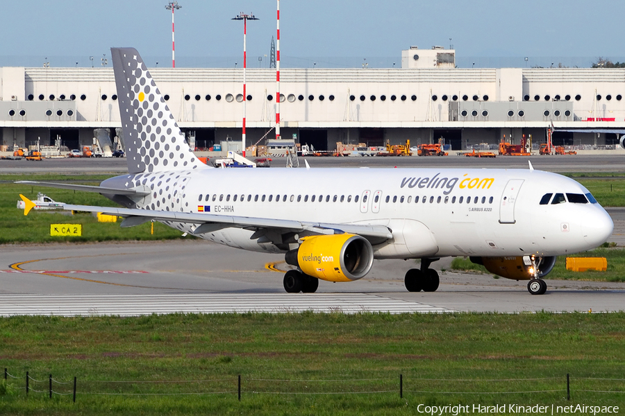 Vueling Airbus A320-214 (EC-HHA) | Photo 311138