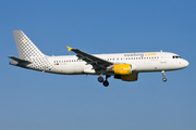 Vueling Airbus A320-214 (EC-HQI) at  Amsterdam - Schiphol, Netherlands