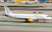 Vueling Airbus A320-214 (EC-HQJ) at  Barcelona - El Prat, Spain