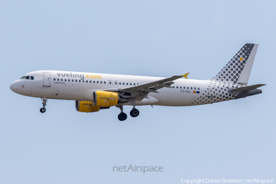 Vueling Airbus A320-214 (EC-HQJ) | Photo 92719